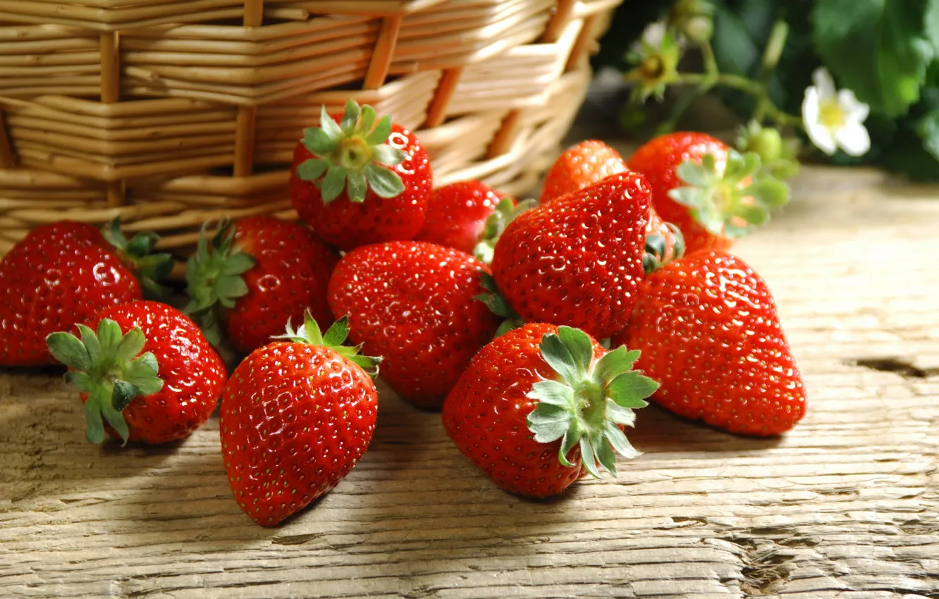Photo wallpaper berries, basket, strawberries, strawberry
