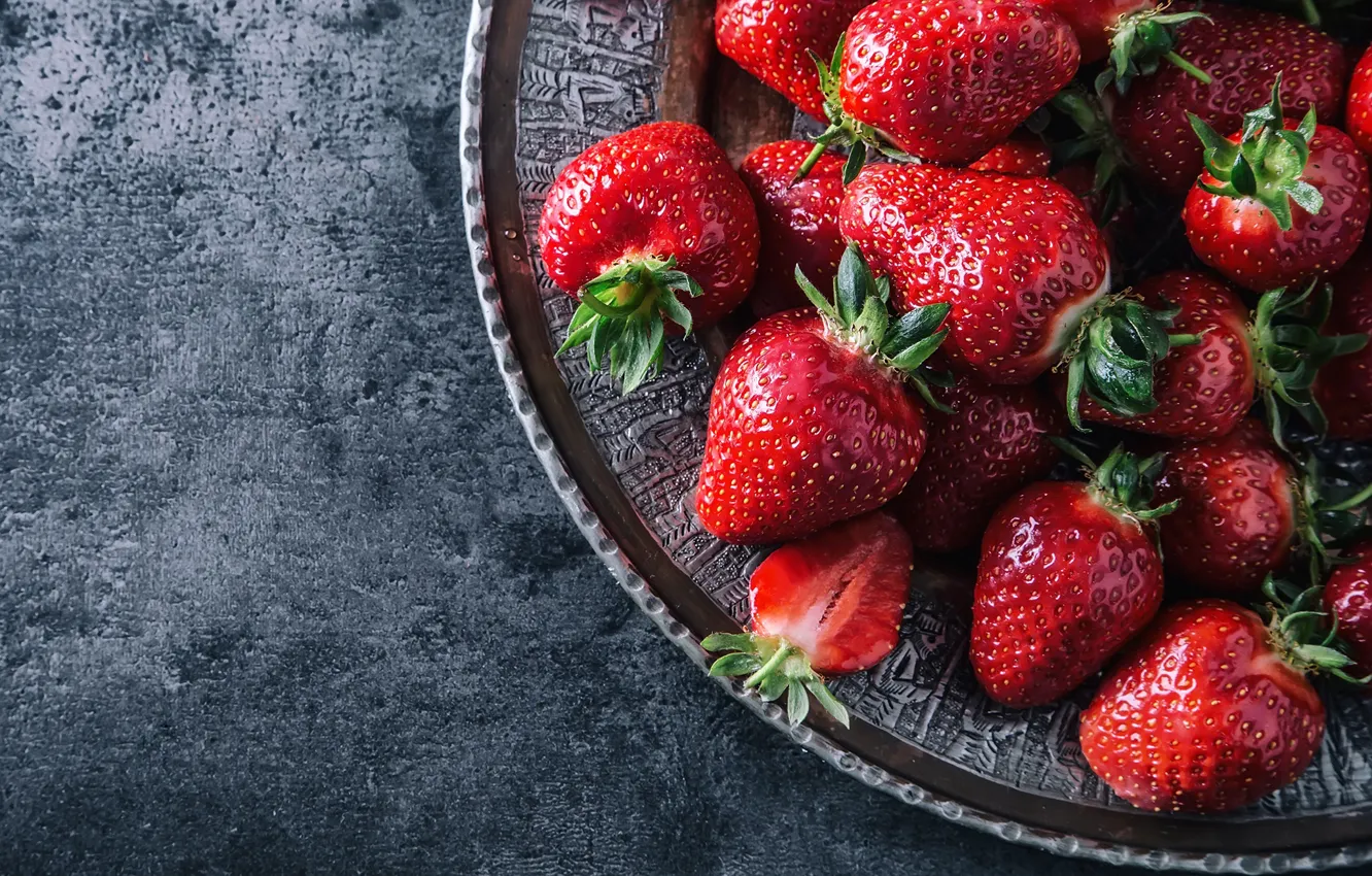 Photo wallpaper berries, strawberry, plate