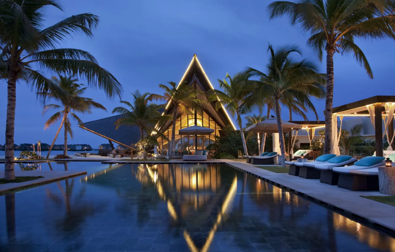 Photo wallpaper palm trees, the ocean, the evening, pool, resort, Maldives, Jumeirah Vittavelli