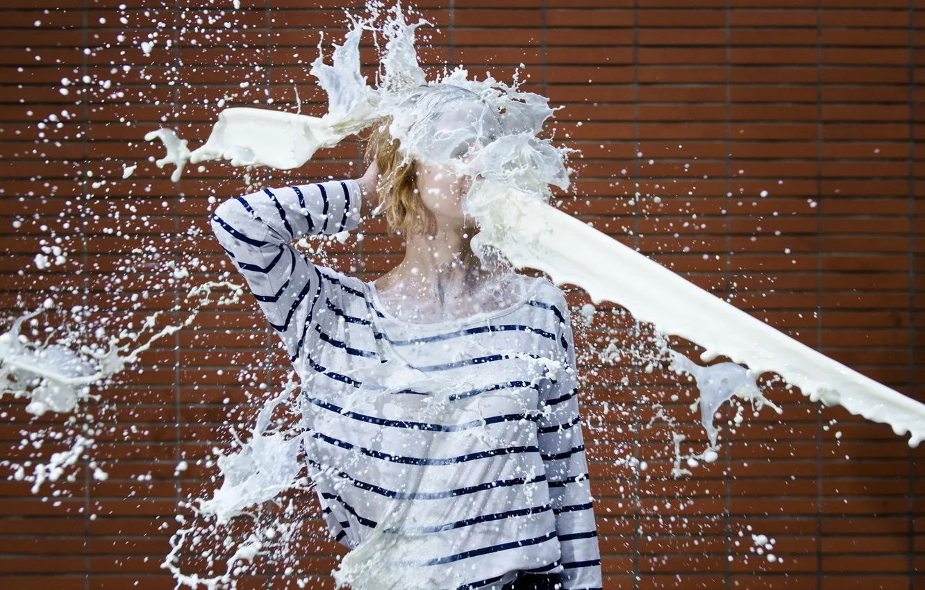 Photo wallpaper girl, the situation, milk