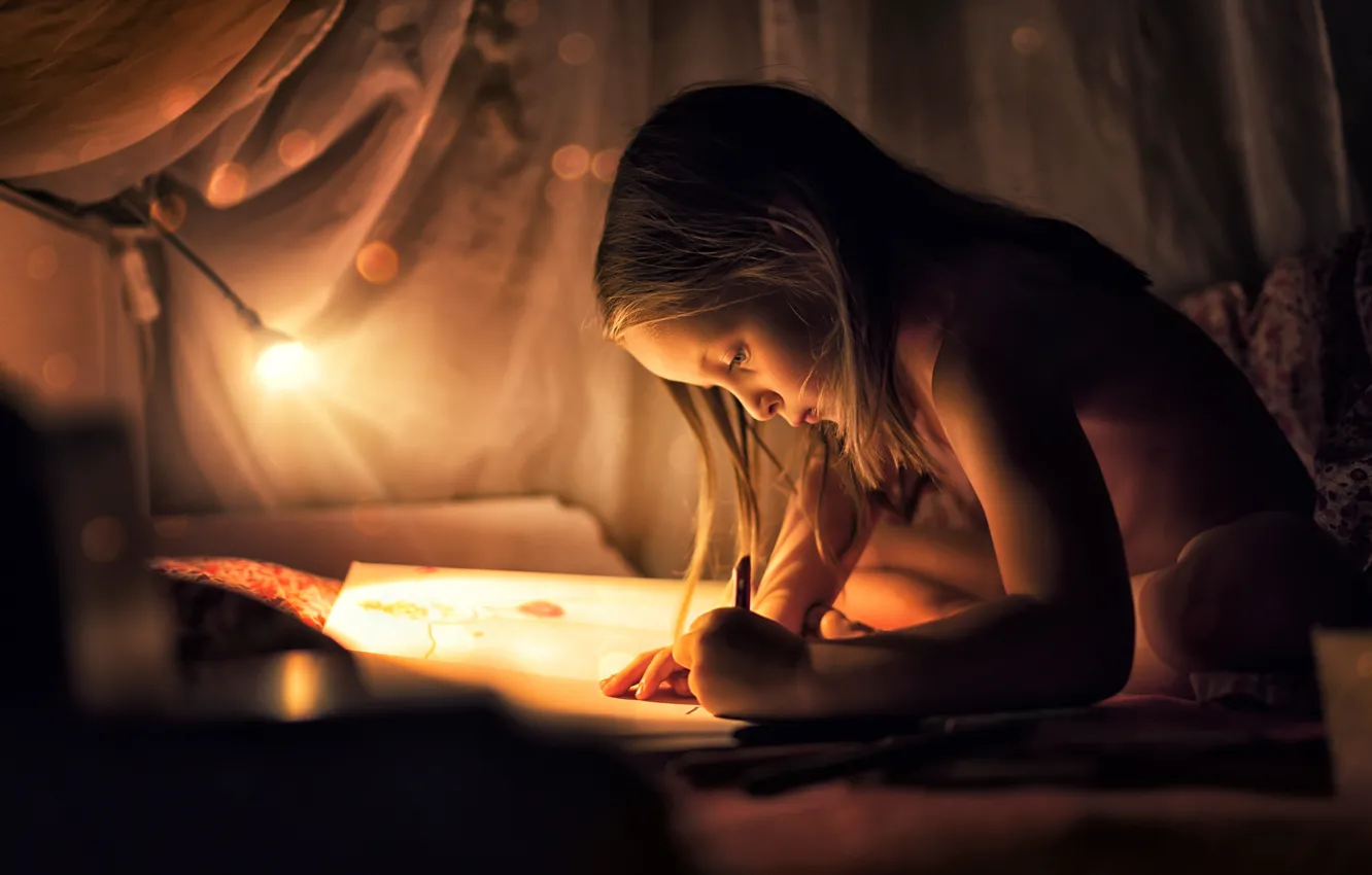 Photo wallpaper figure, pencils, girl