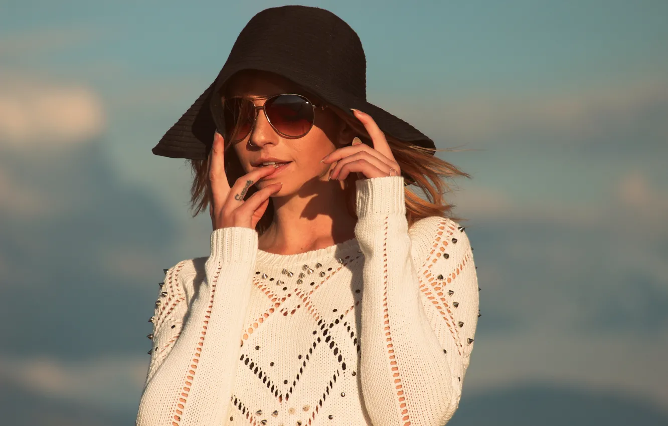 Photo wallpaper girl, face, style, hat, glasses
