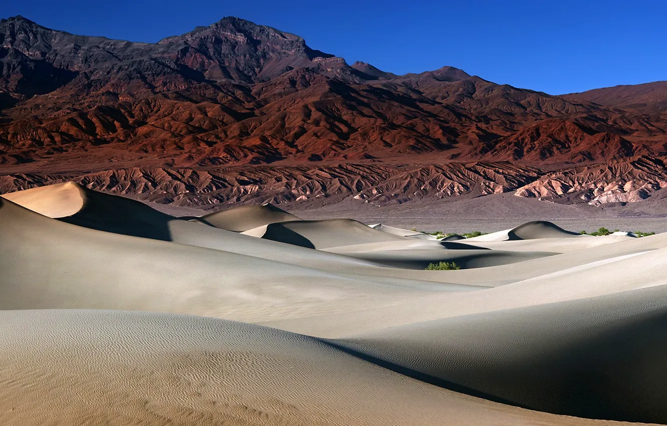 Photo wallpaper sand, mountains, desert