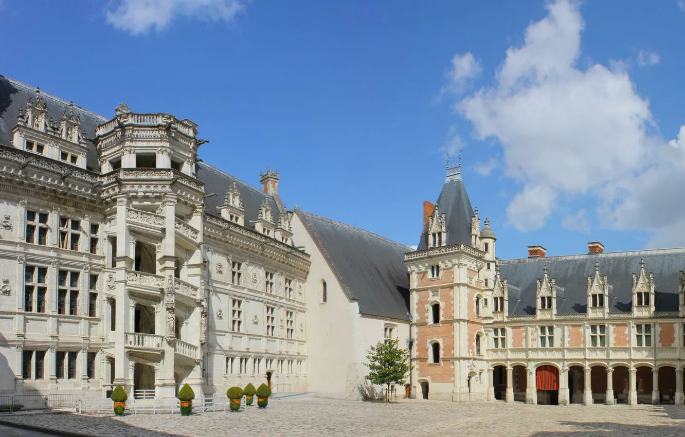 Photo wallpaper castle, France, Palace, Blois, Royal Chateau of Blois, the Loire Valley, a journey through France