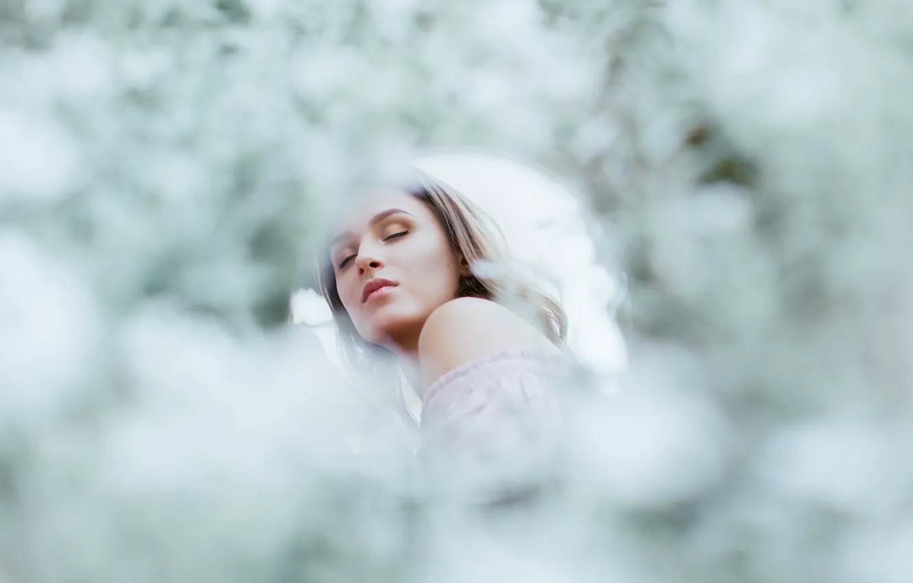 Photo wallpaper girl, face, blur, garden, bokeh, closed eyes