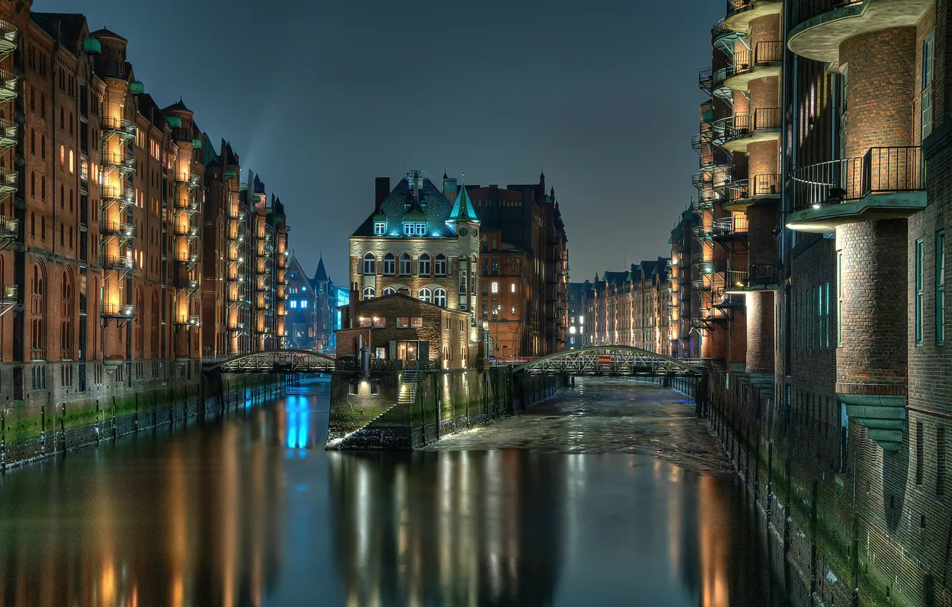 Photo wallpaper night, lights, channel, bridges, Hamburg, Memory city, Speicherstadt