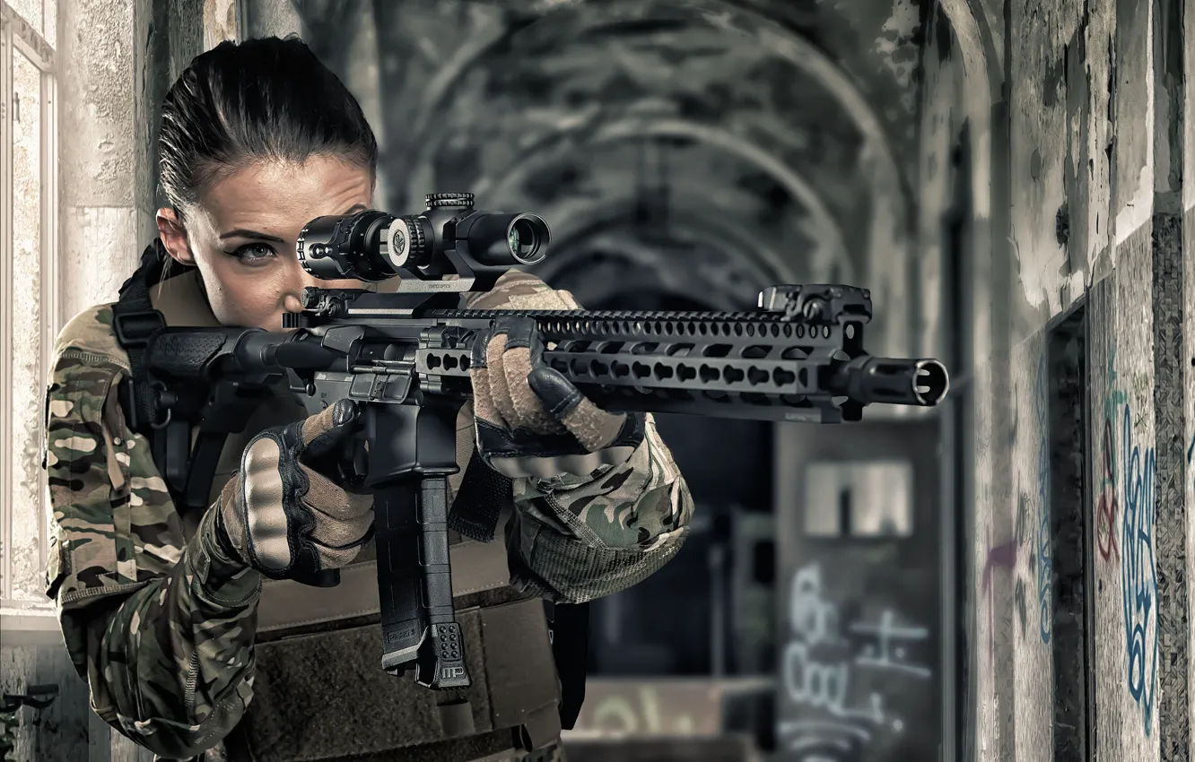 Photo wallpaper girl, face, weapons, optics, assault rifle