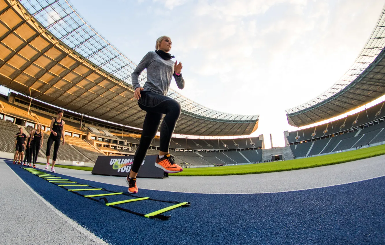 Photo wallpaper blonde, athlete, training, running track, Maren schiller