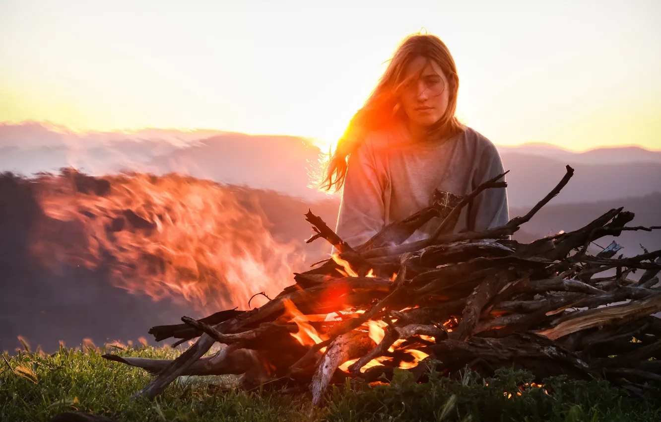 Photo wallpaper girl, lights, the fire