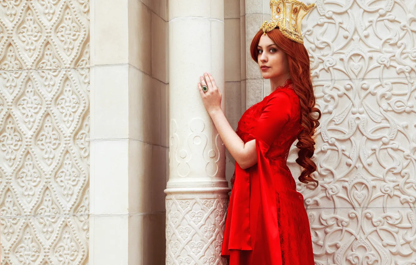 Photo wallpaper girl, crown, dress, ring, image, curls, colon, Hürrem Sultan