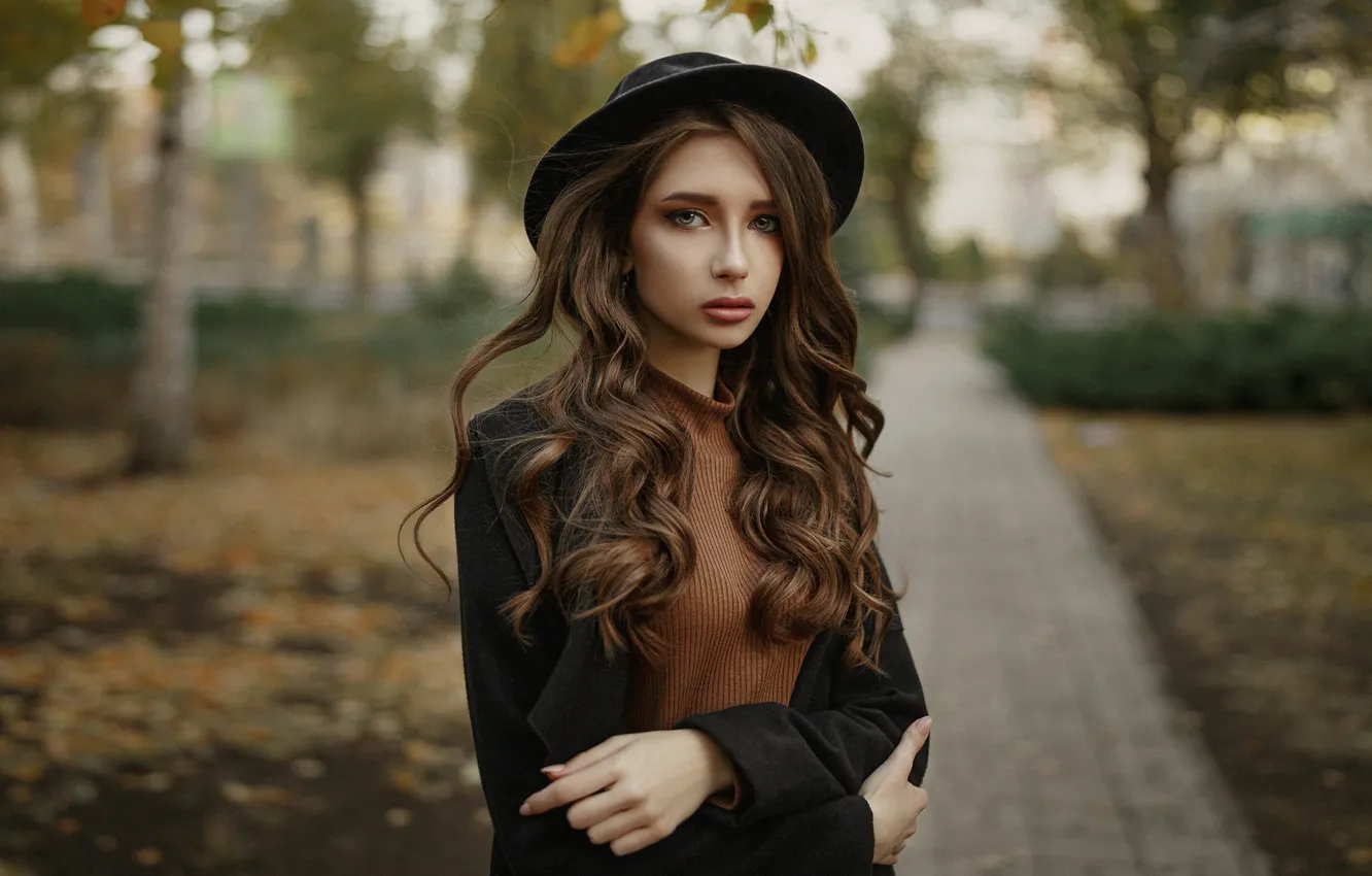 Photo wallpaper look, girl, portrait, hat, long hair, curls, Oksana, Ivan Kovalev