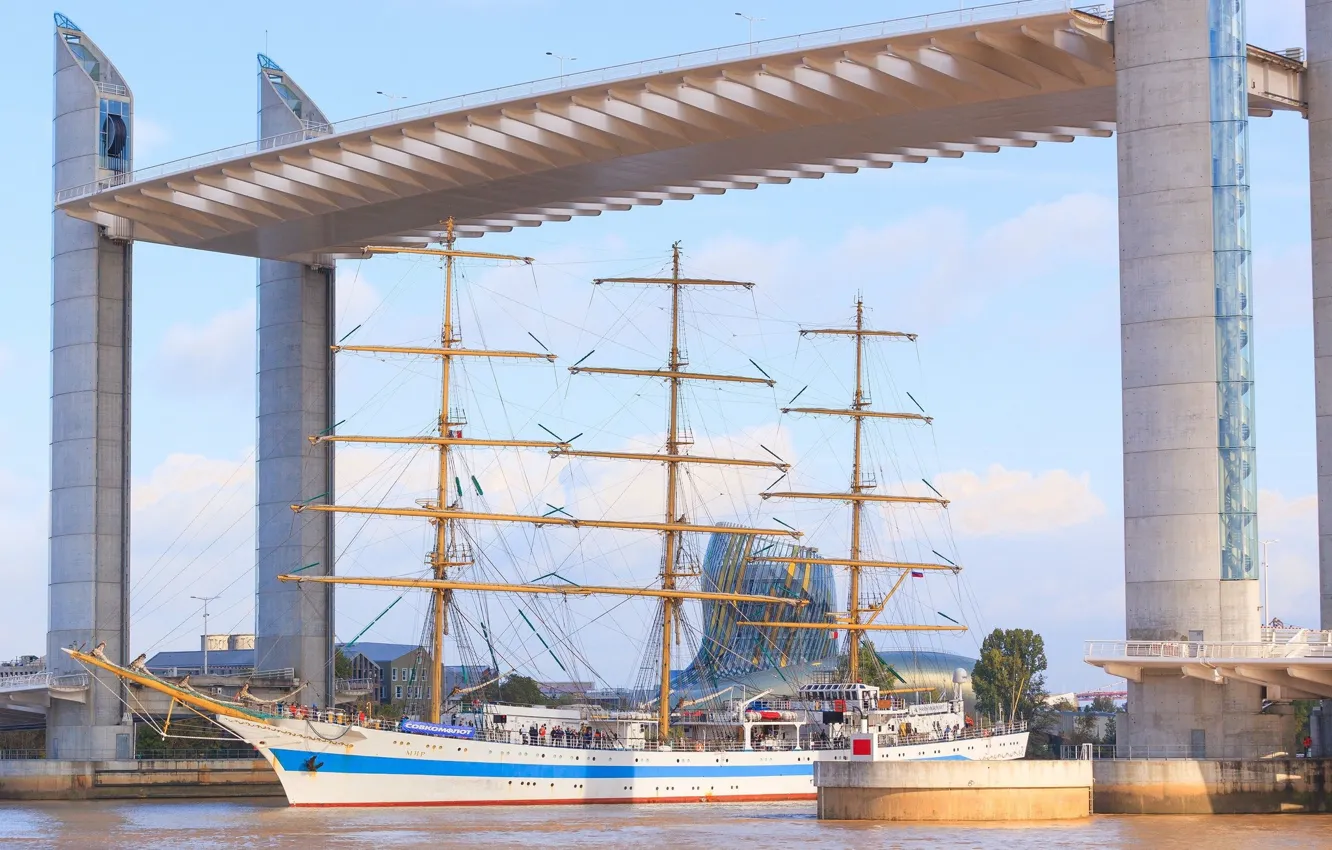 Photo wallpaper bridge, ship, sailboat