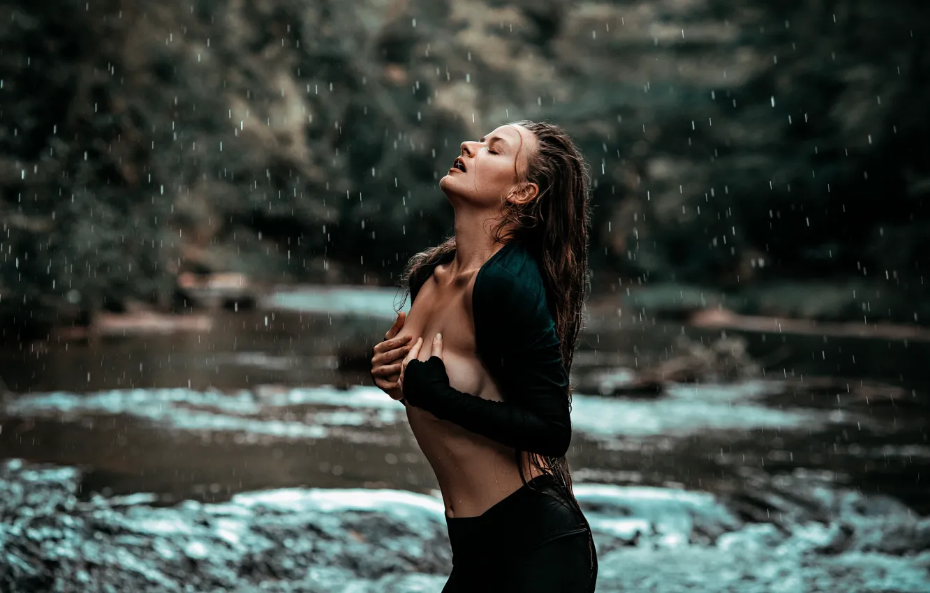 Photo wallpaper chest, girl, pose, rain, hands