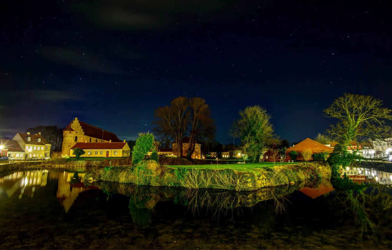 Photo wallpaper trees, landscape, night, lights, river, home, channel