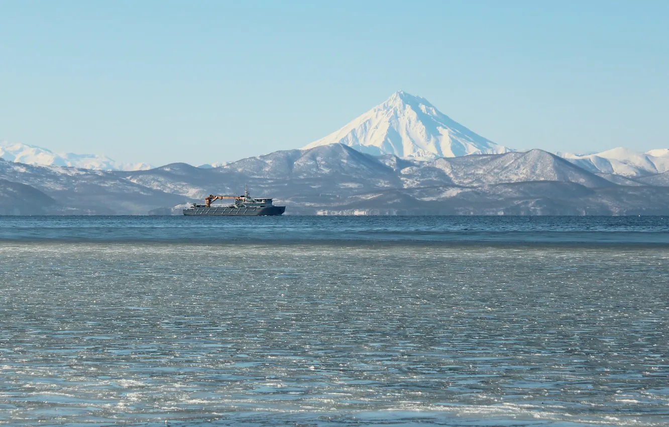 Photo wallpaper winter, transort of supply, Avacha Bay