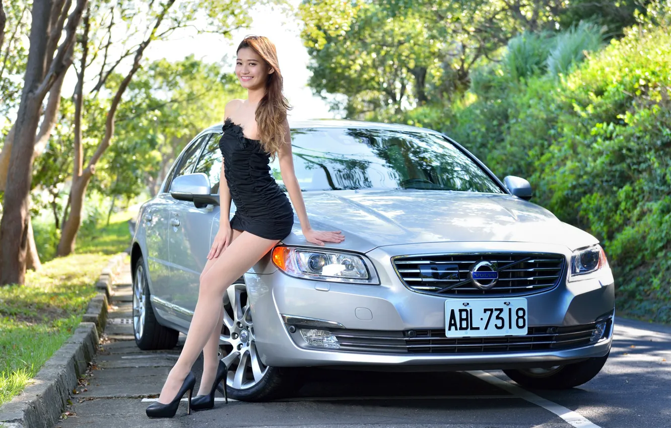 Photo wallpaper auto, look, girl, smile, Volvo, Asian, beautiful girl, beautiful dress