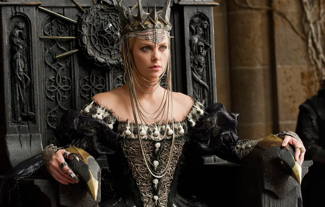 Photo wallpaper Charlize Theron, Ring, Charlize Theron, The throne, Snow White and the Huntsman, Crown, Crown, Queen …