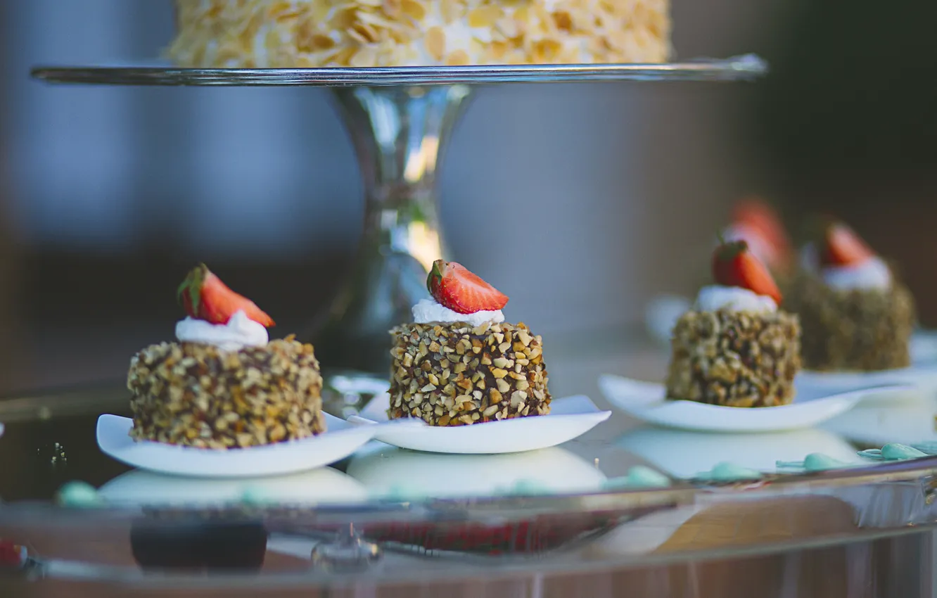 Photo wallpaper strawberry, cake, nuts, cream, dessert