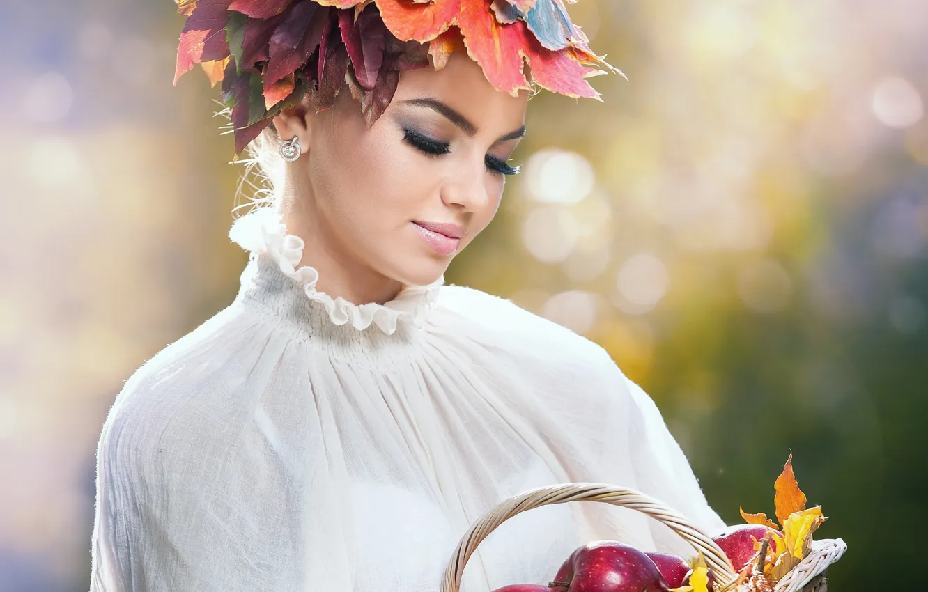 Photo wallpaper look, leaves, girl, eyelashes, model, hair, apples, fruit
