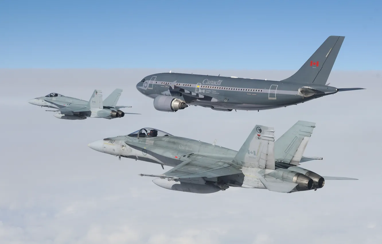 Photo wallpaper flight, fighters, Hornet, CF-18, tanker aircraft, CC-150 Polaris