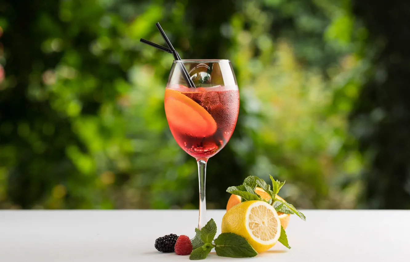 Photo wallpaper refreshing, cocktail, slices, raspberry, berries, alcohol, cold, lemon