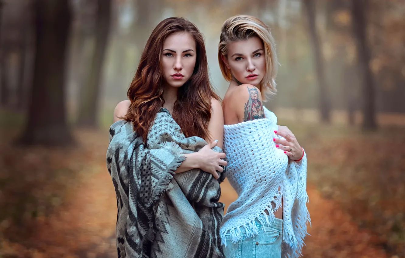 Photo wallpaper autumn, two girls, Sisters, Katie Sendza