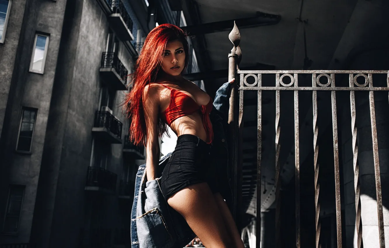 Photo wallpaper girl, the sun, pose, shorts, makeup, figure, hairstyle, topic