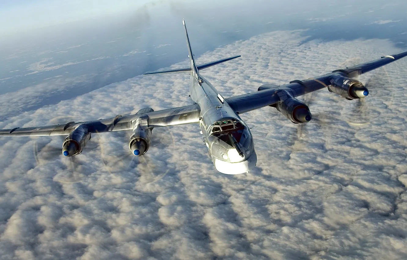 Photo wallpaper Tu-95MS, The Russian air force, the aircraft carrier of cruise missiles X-55, Bear-H
