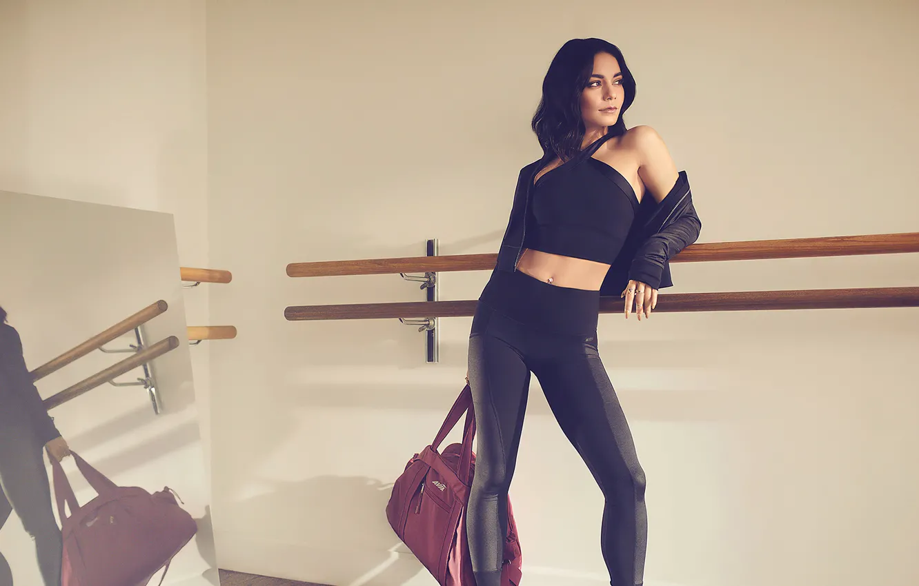 Photo wallpaper girl, pose, figure, mirror, bag, Vanessa Hudgens