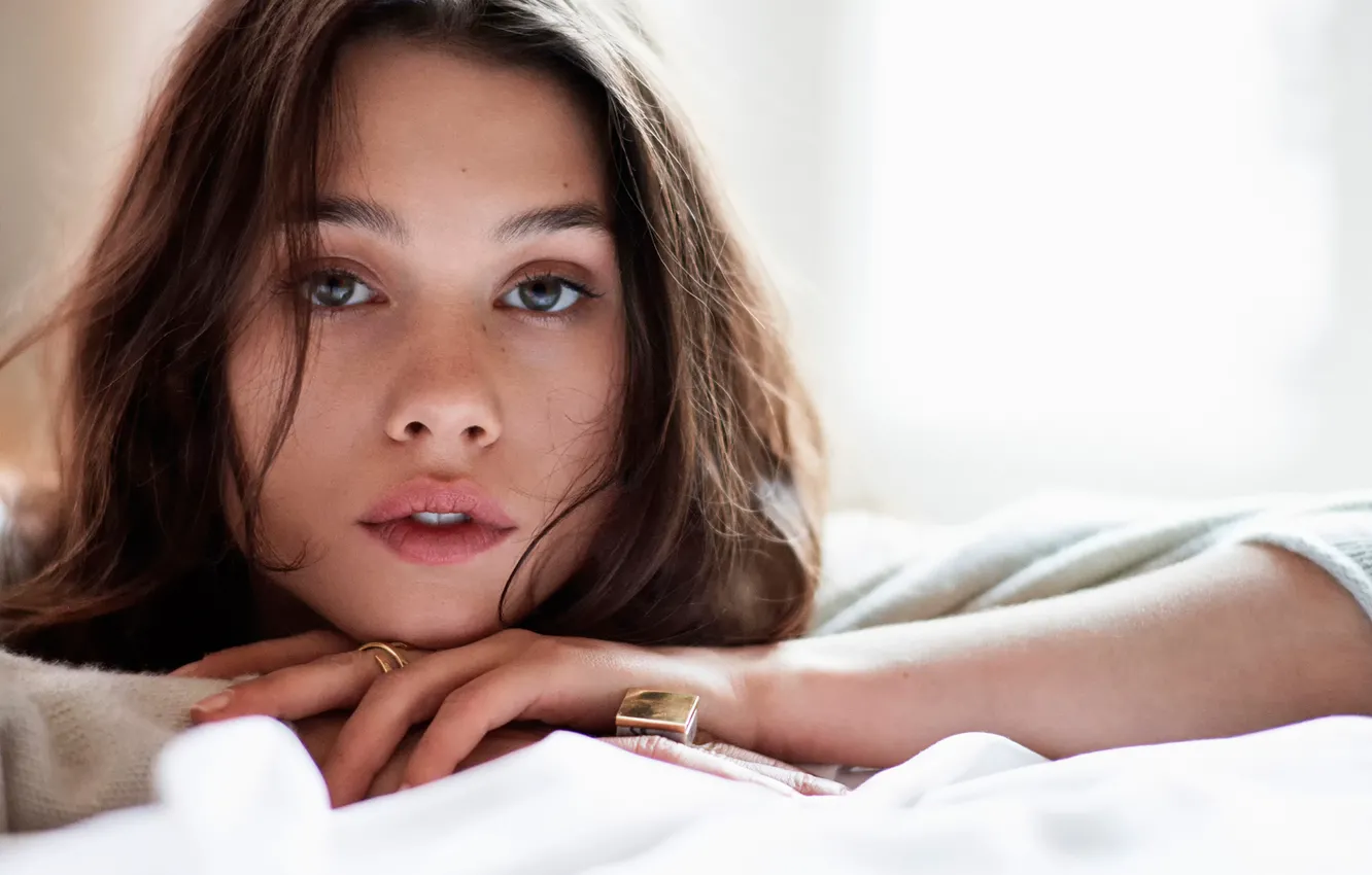 Photo wallpaper photoshoot, Astrid Berges-Frisbey, It