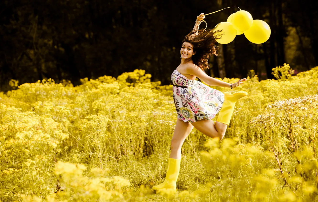 Photo wallpaper field, summer, girl, balls