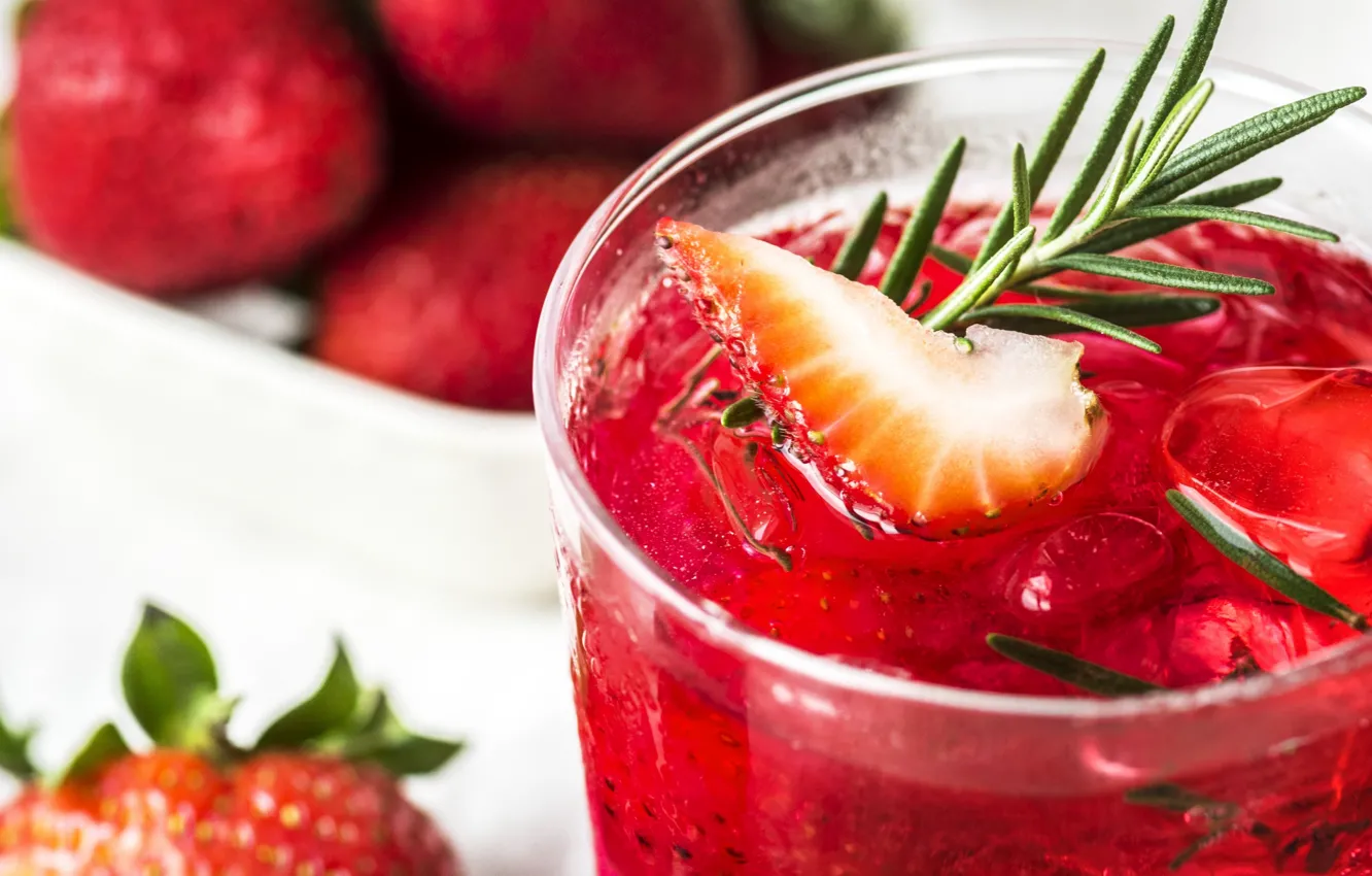 Photo wallpaper ice, glass, berries, strawberry, cocktail, drink