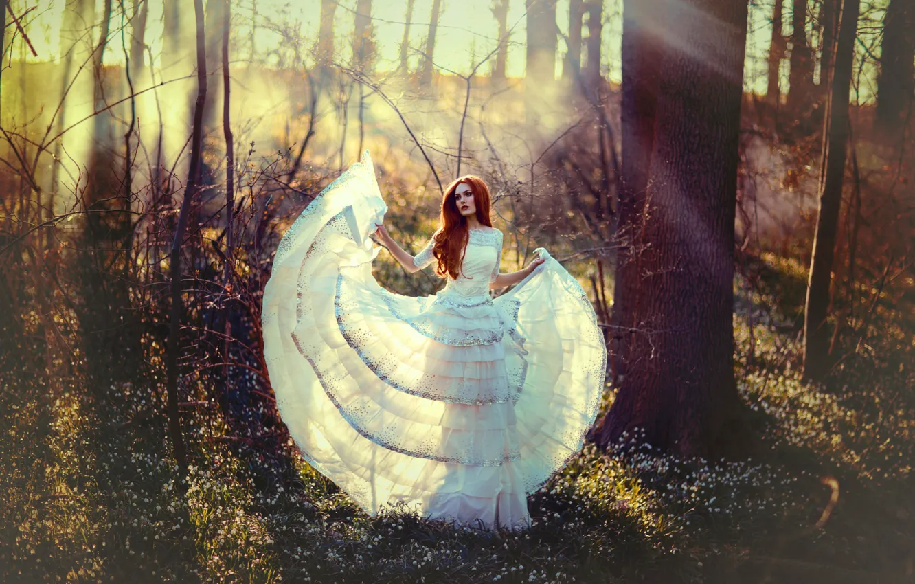 Photo wallpaper look, girl, the sun, rays, nature, pose, spring, dress
