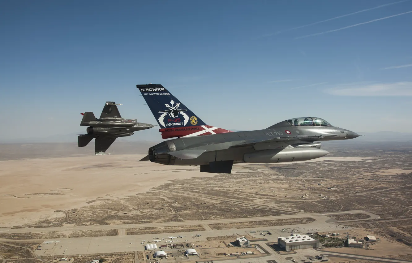 Photo wallpaper fighters, flight, F-16, Fighting Falcon, Lightning II, F-35