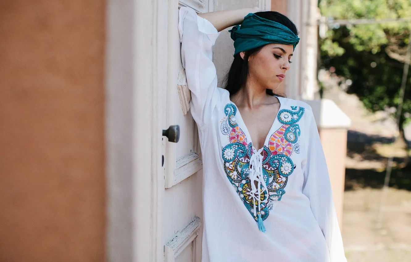 Photo wallpaper girl, house, dress, lips, hair, door, sunny