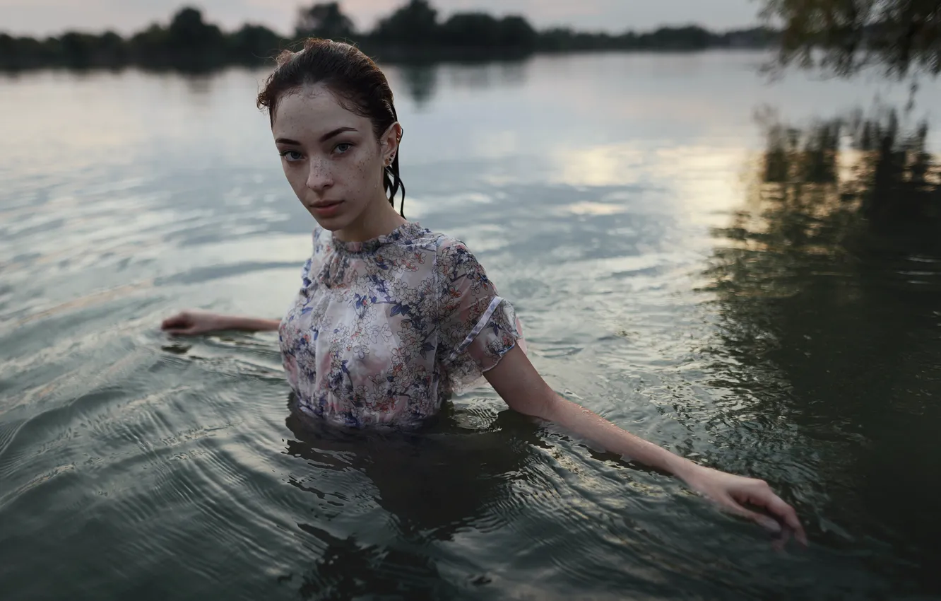Photo wallpaper girl, wet, freckles, in the water, Aleks Five, Elizabeth Mills