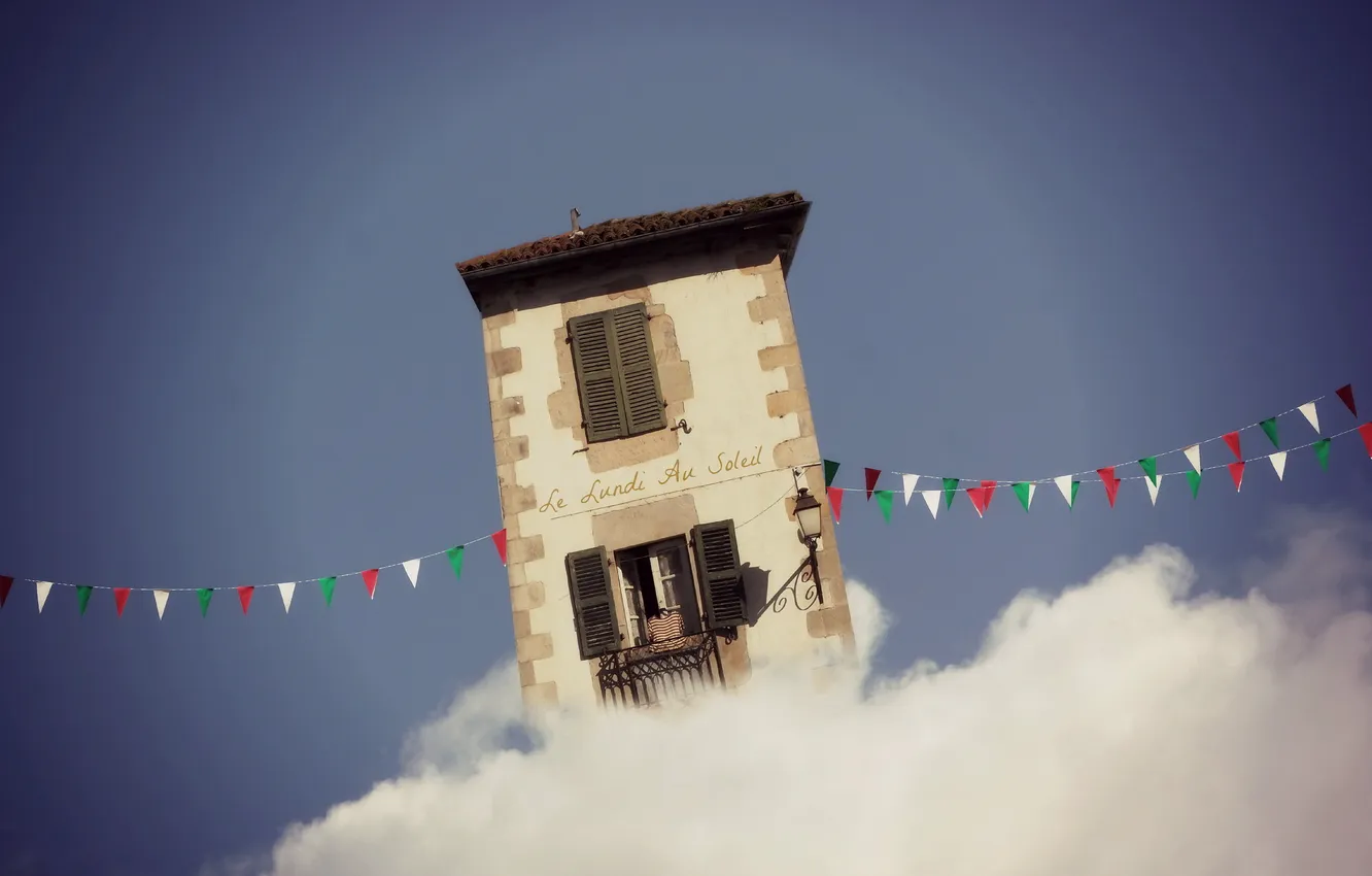 Photo wallpaper clouds, home, flags