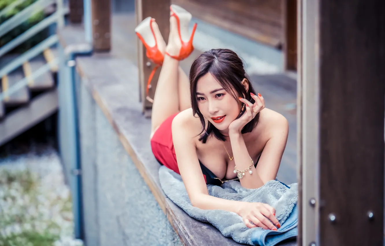 Photo wallpaper girl, face, model, lies, cutie
