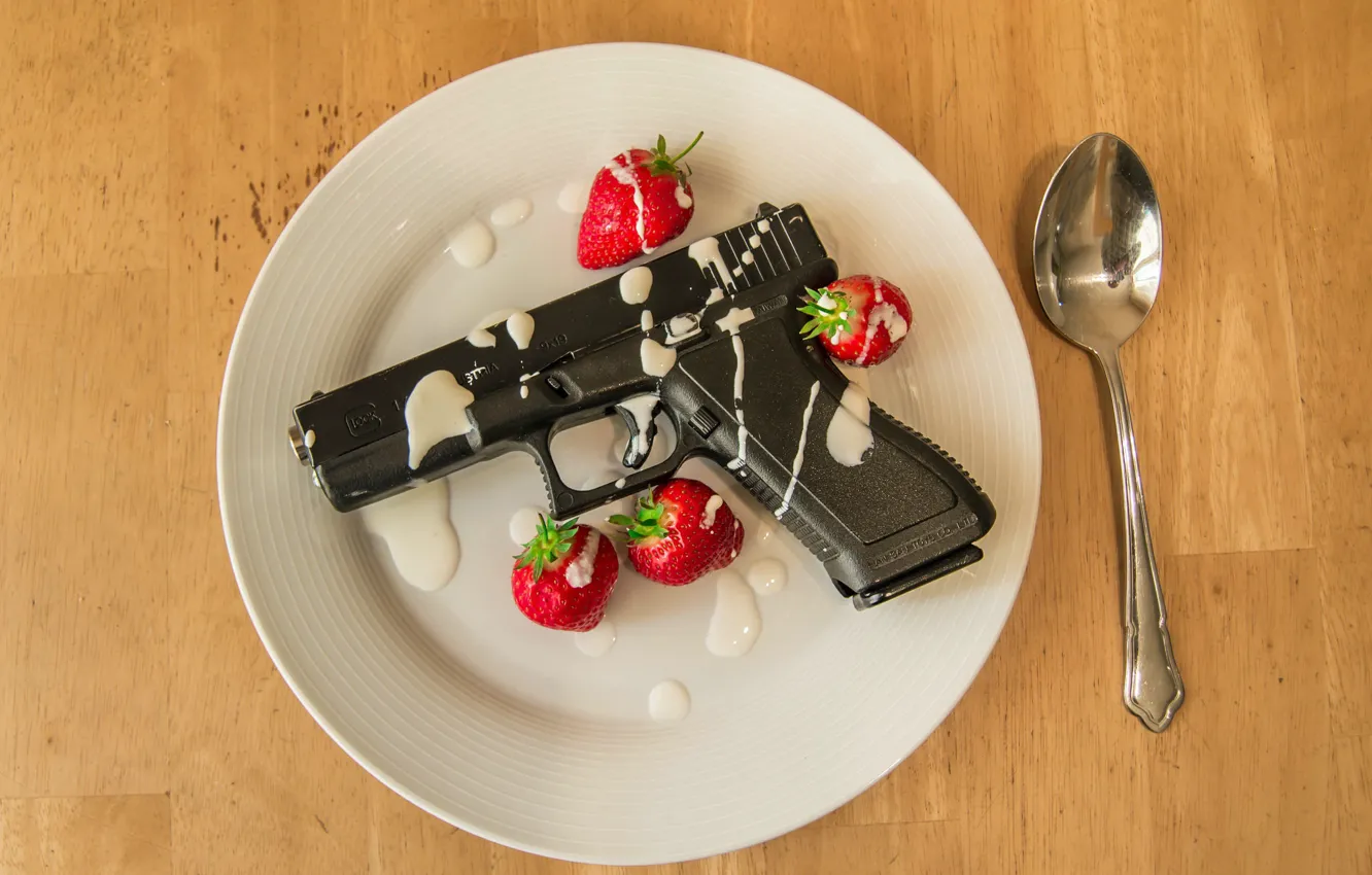 Photo wallpaper gun, strawberry, plate, spoon