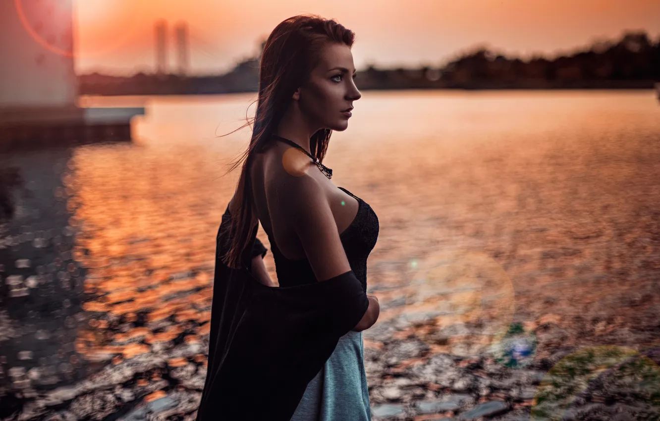 Photo wallpaper chest, profile, sponge, sunset