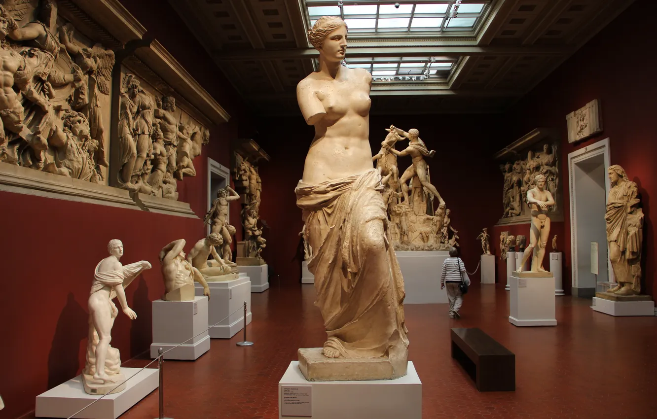 Photo wallpaper girl, Moscow, statue, sculpture, copy, The Pushkin State Museum, The ancient Greek sculptor, Alexandros of …