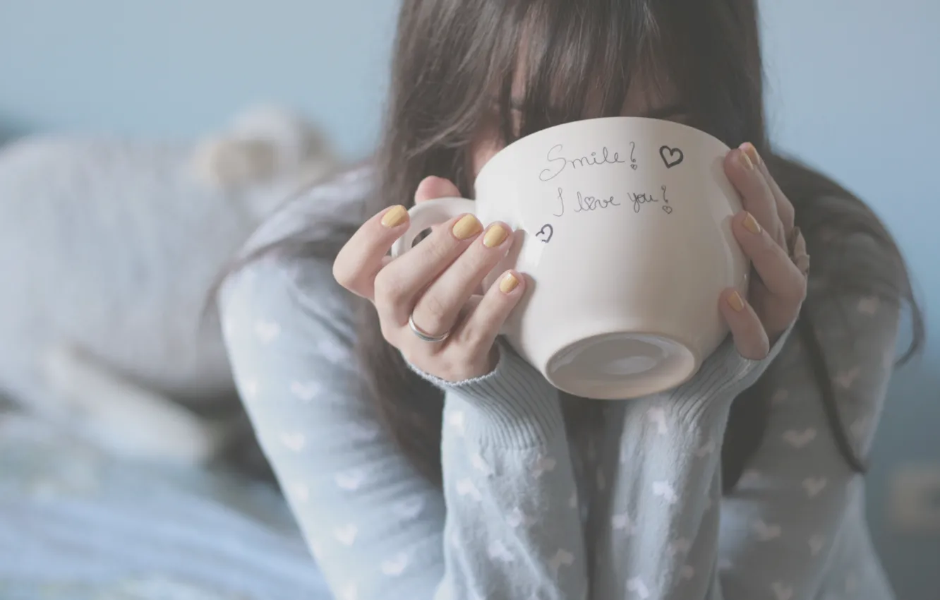 Photo wallpaper girl, background, the inscription, mood, heart, bed, blur, hands