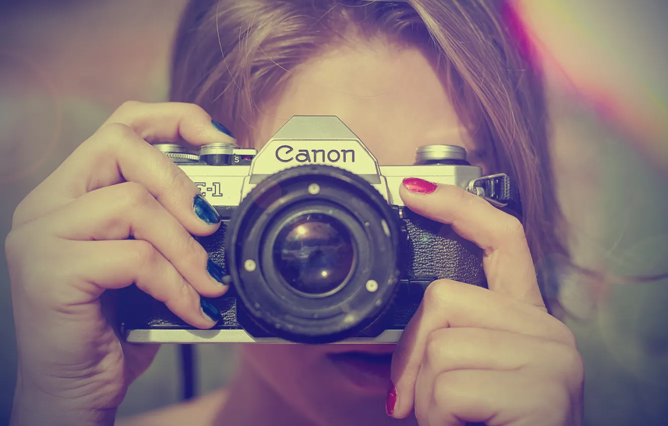 Photo wallpaper girl, photography, canon, camera, blonde, nails, fingers