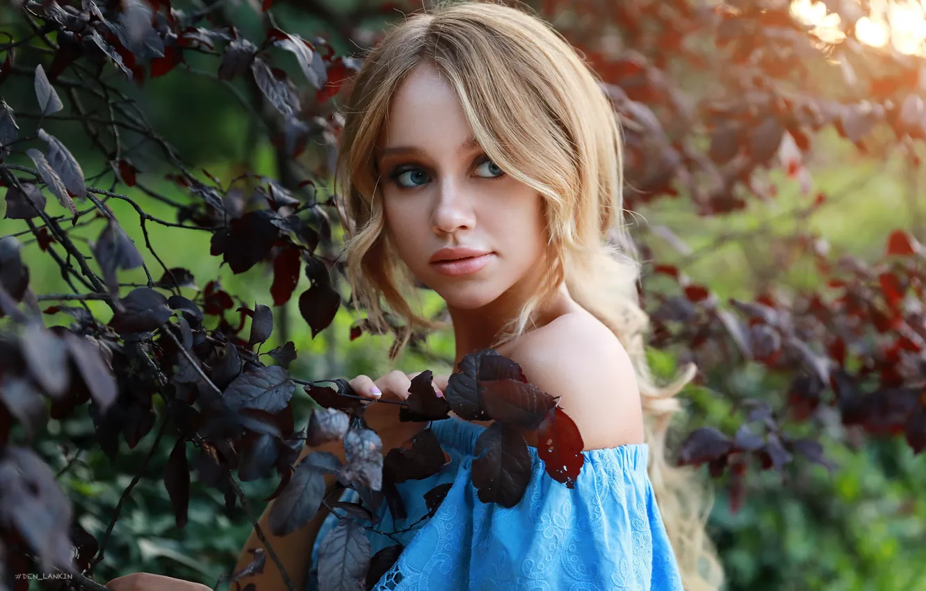 Photo wallpaper look, leaves, girl, branches, face, portrait, shoulders, Denis Lankin