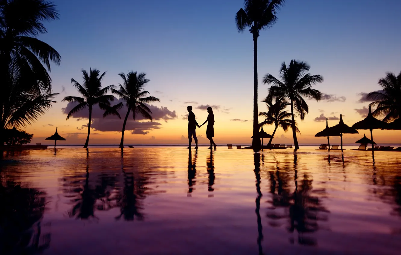 Photo wallpaper palm trees, the ocean, the evening, pool, two, resort, silhouettes, silence
