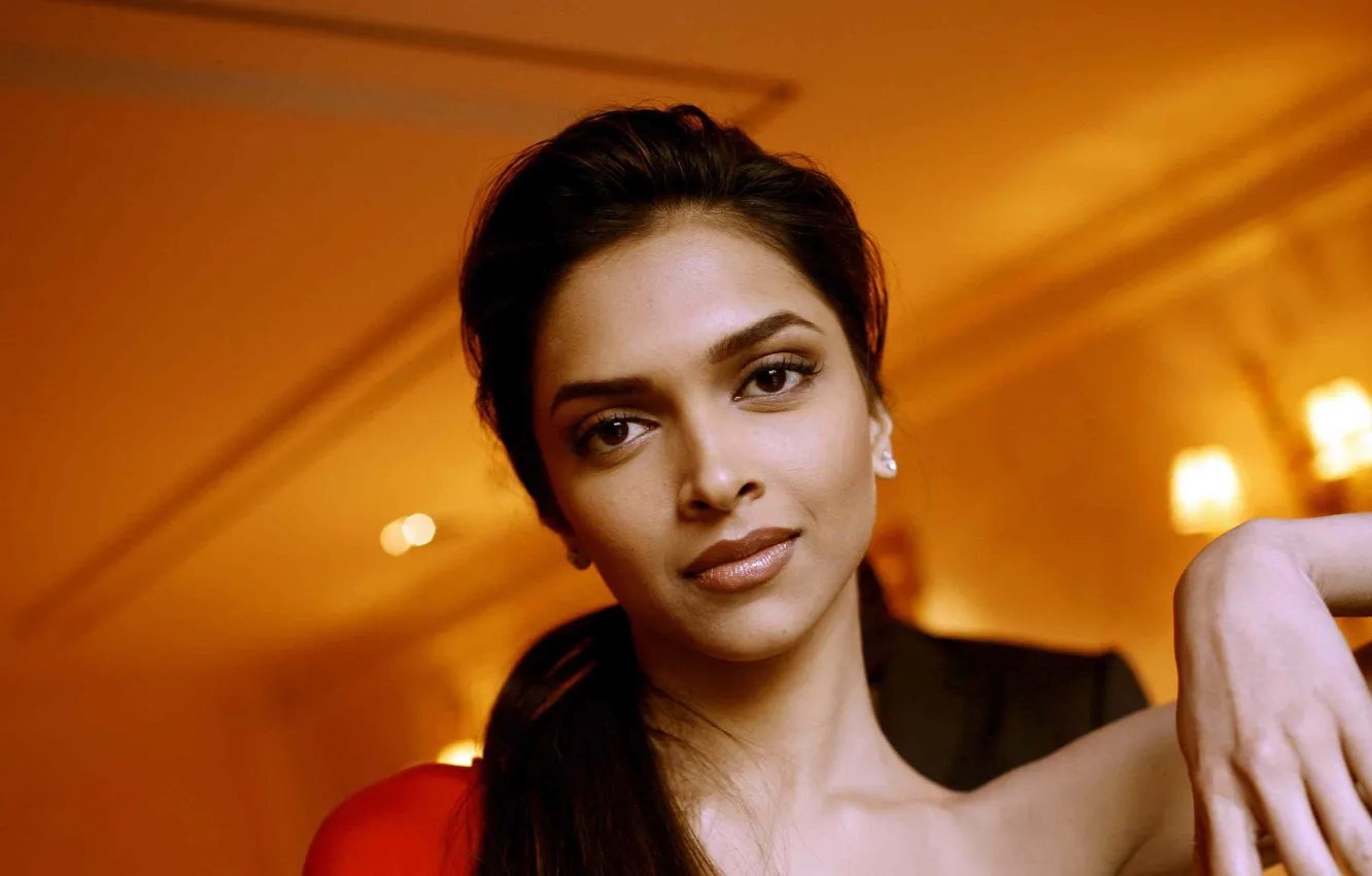 Photo wallpaper look, pose, background, portrait, hands, makeup, actress, hairstyle