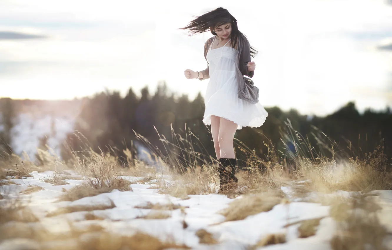 Photo wallpaper field, girl, light, snow, joy