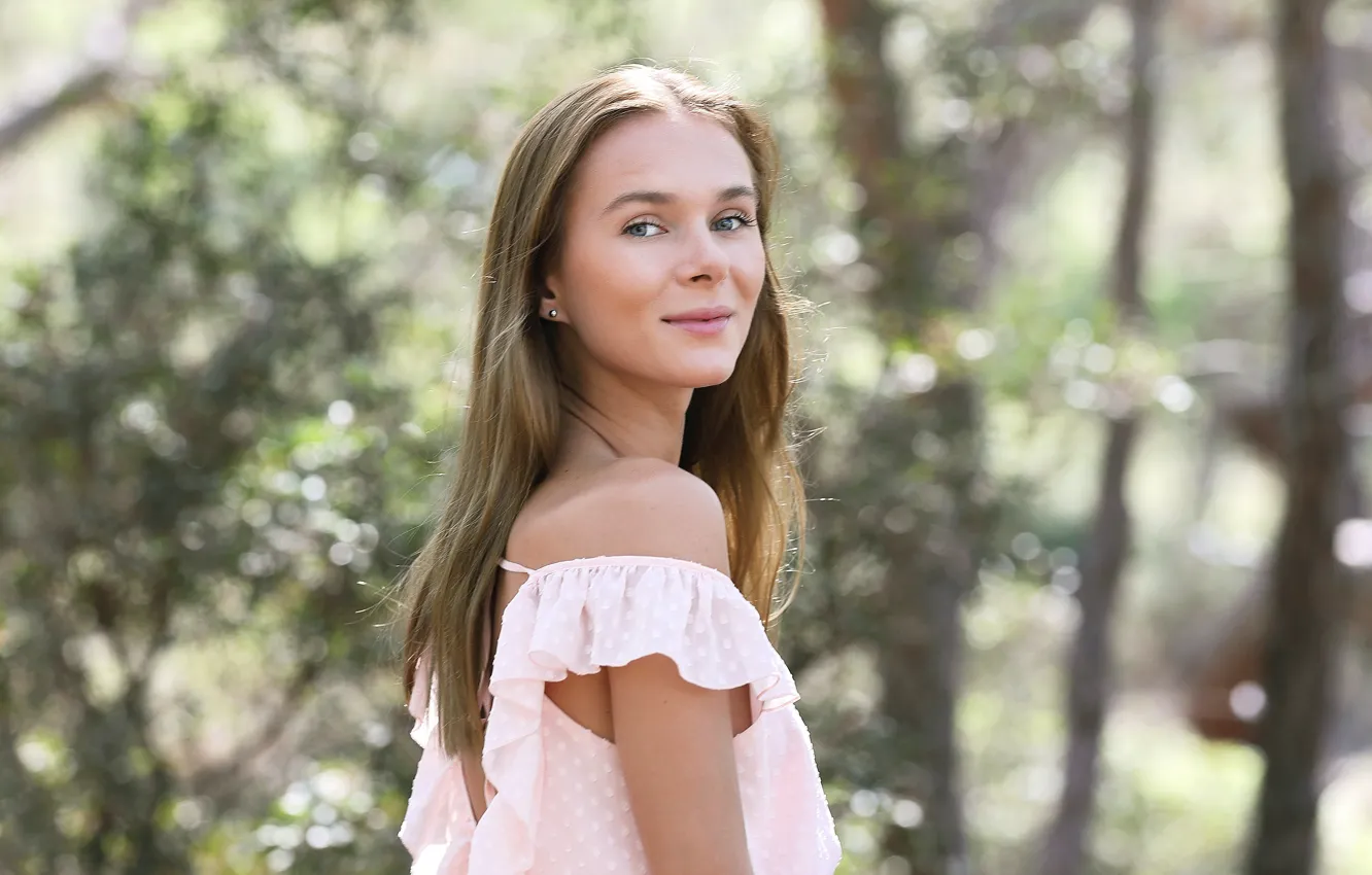 Photo wallpaper smile, model, Outside, Karissa Diamond, Summer Dress, Looking Over SHoulder