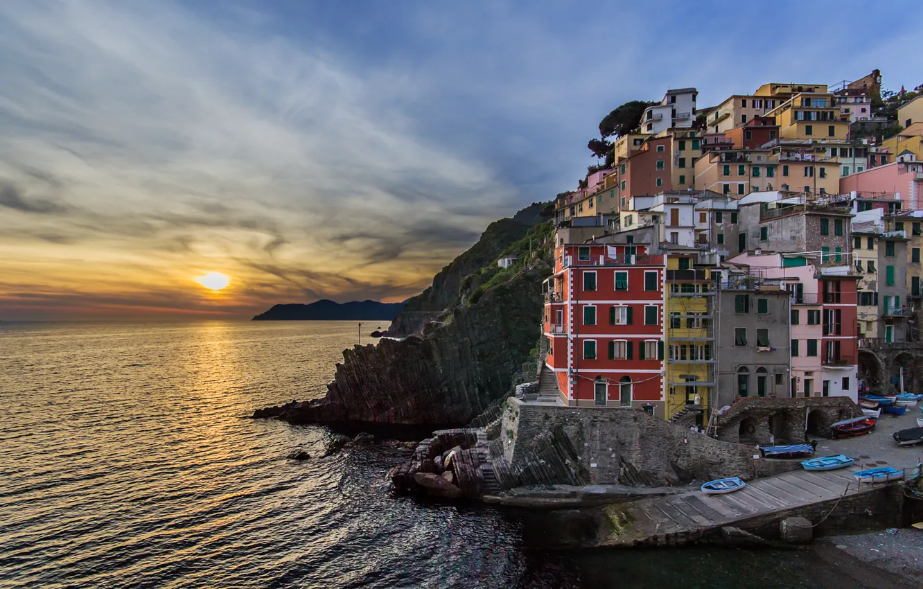 Photo wallpaper sea, sunset, building, Italy, Italy, The Ligurian sea, Riomaggiore, Riomaggiore