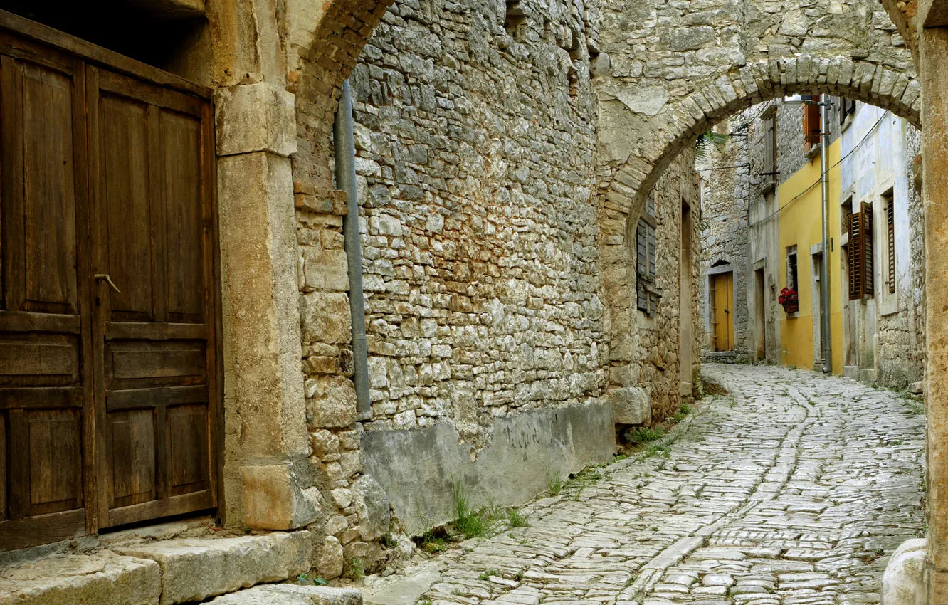 Photo wallpaper stones, wall, home, the door, arch, shutters, bridge, street